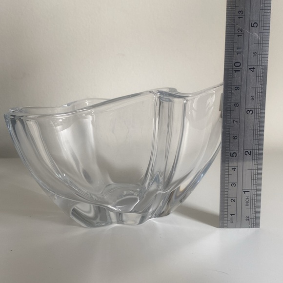 BOHEMIA CRYSTAL VULCANO BOWL NWT Asymmetrical Design - Picture 8 of 10